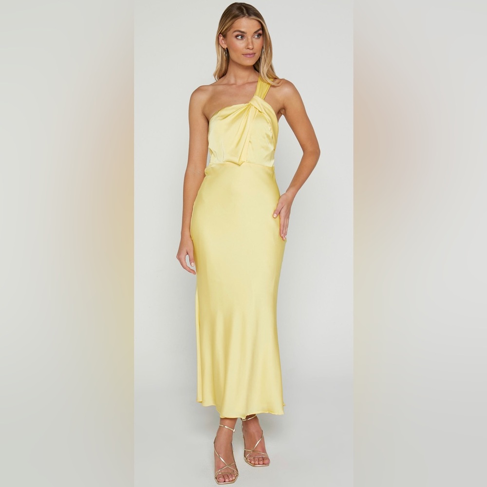 Midi Yellow Dress. From Showpo. Size medium